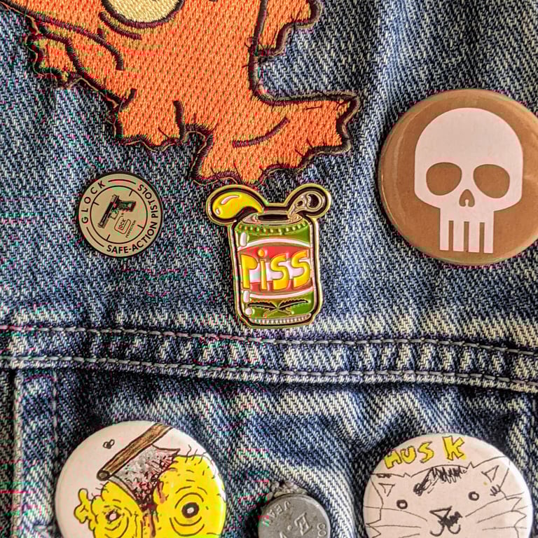 "VeeBee" Piss Can Pin