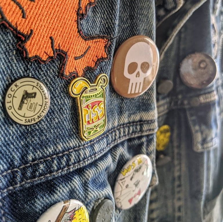 "VeeBee" Piss Can Pin